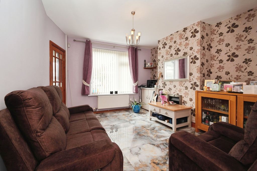 Property photo 3 of 18 Pbox-Img.Jpg