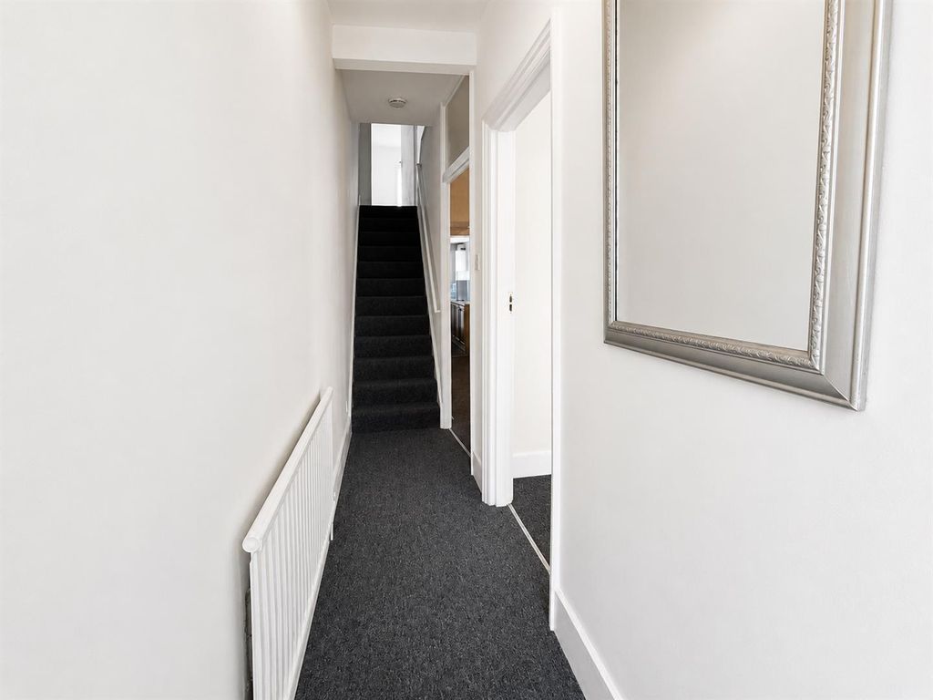 Property photo 2 of 10 2Cae36Be-2686-47B5-87d0-2d6E380E12Bd.Png