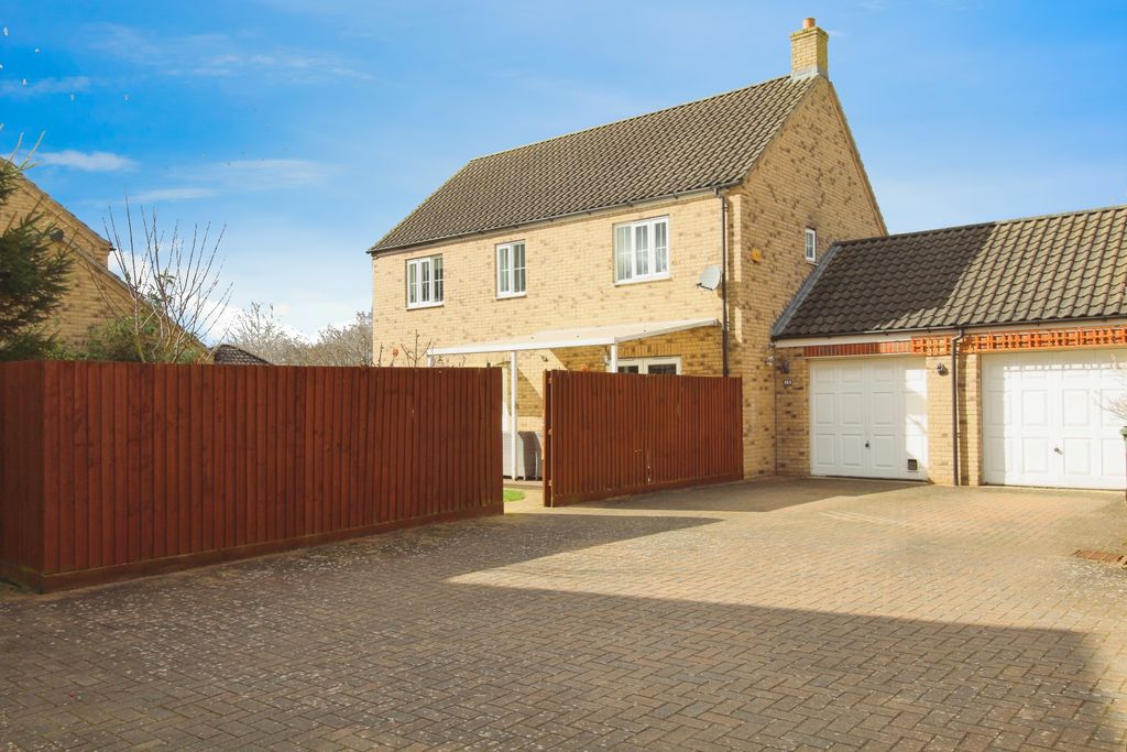 Property photo 1 of 22 Driveway