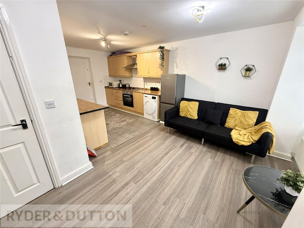 Property photo 2 of 20 Lounge/Kitchen