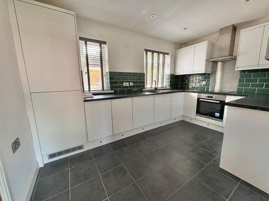 Property photo 3 of 15 F570A73c-88F6-4F81-8165-739983596F61.Jpg