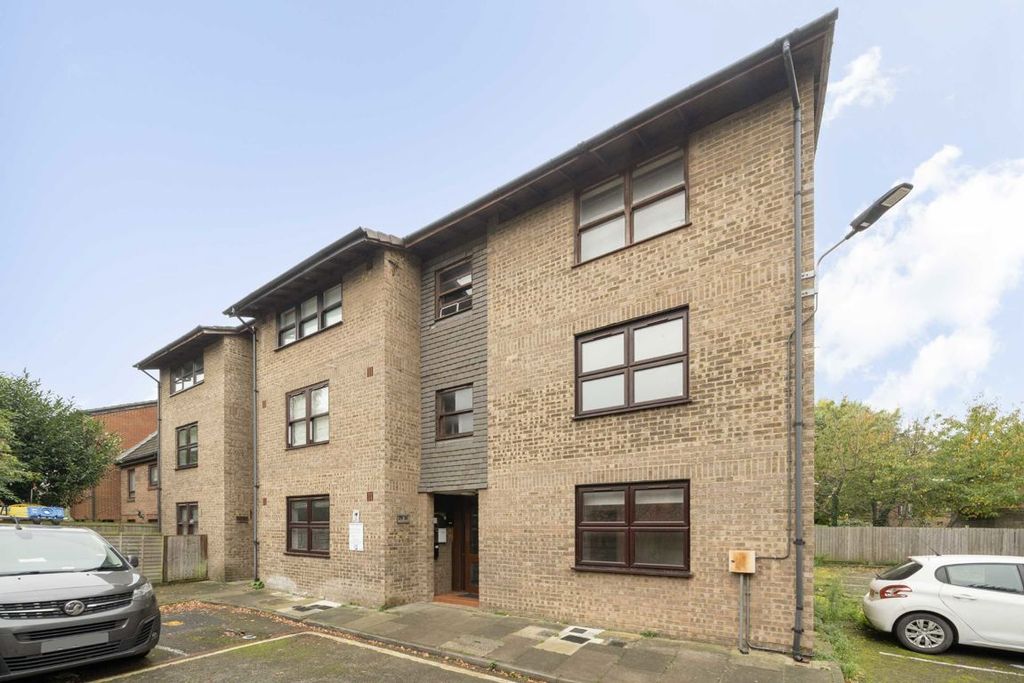 Property photo 1 of 5