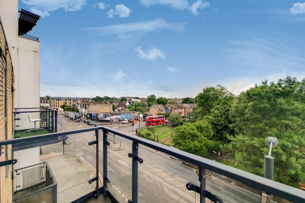 Property photo 2 of 10 Balcony