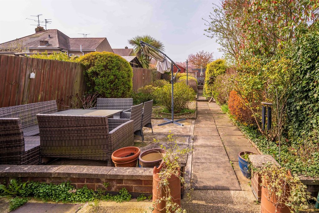 Property photo 2 of 11