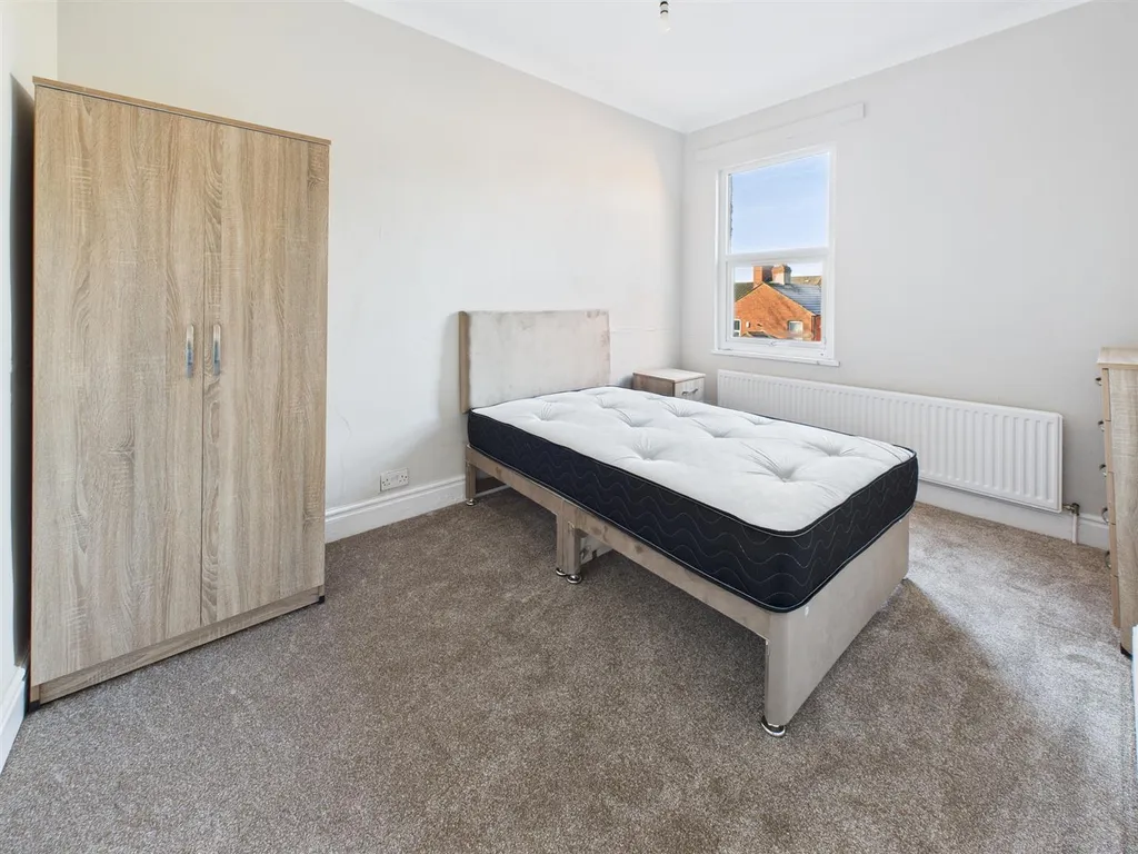 Apartment in Coventry, Spon End - View 3