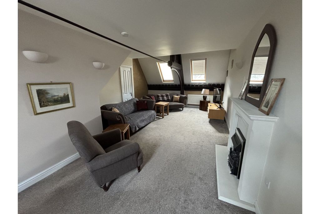 Property photo 3 of 11 Living Room