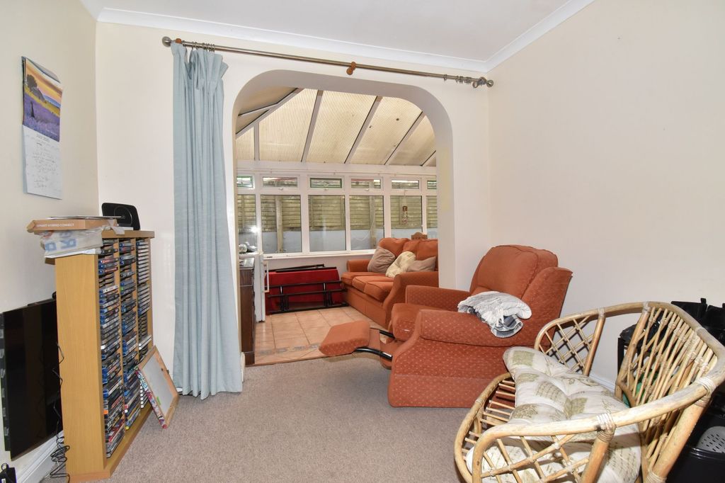 Property photo 3 of 31 Lounge Diner