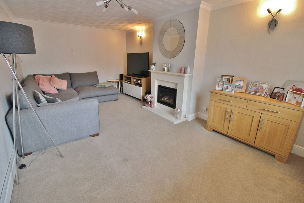 Property photo 3 of 25