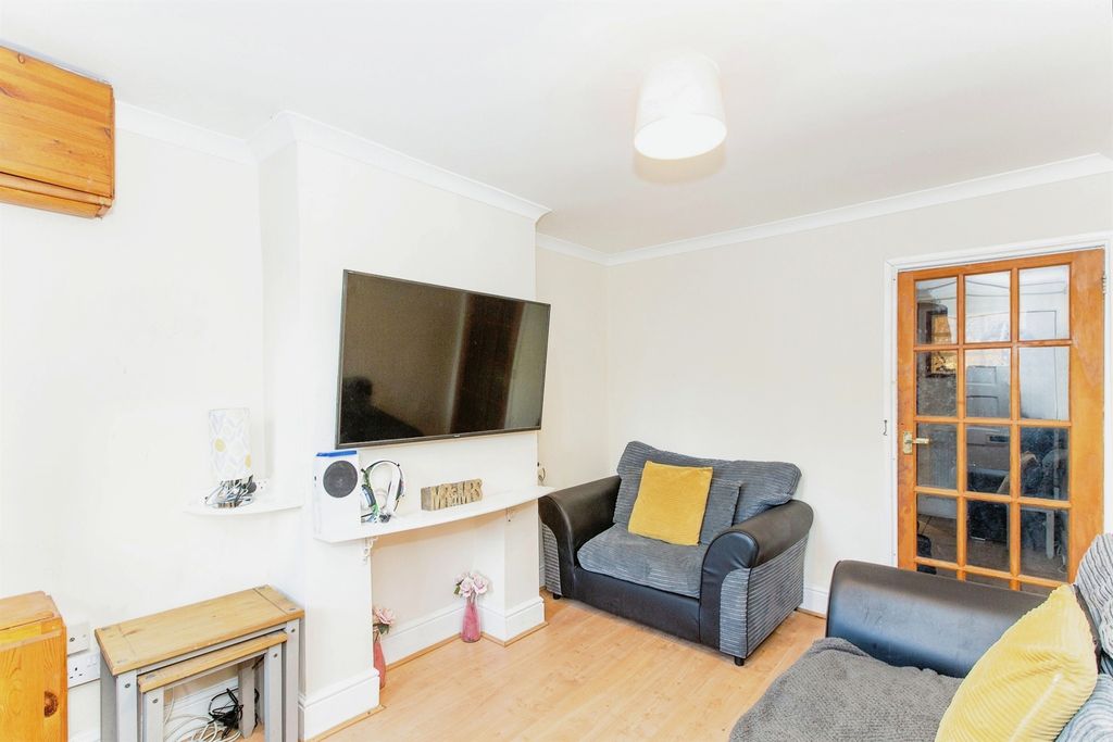 Property photo 3 of 15