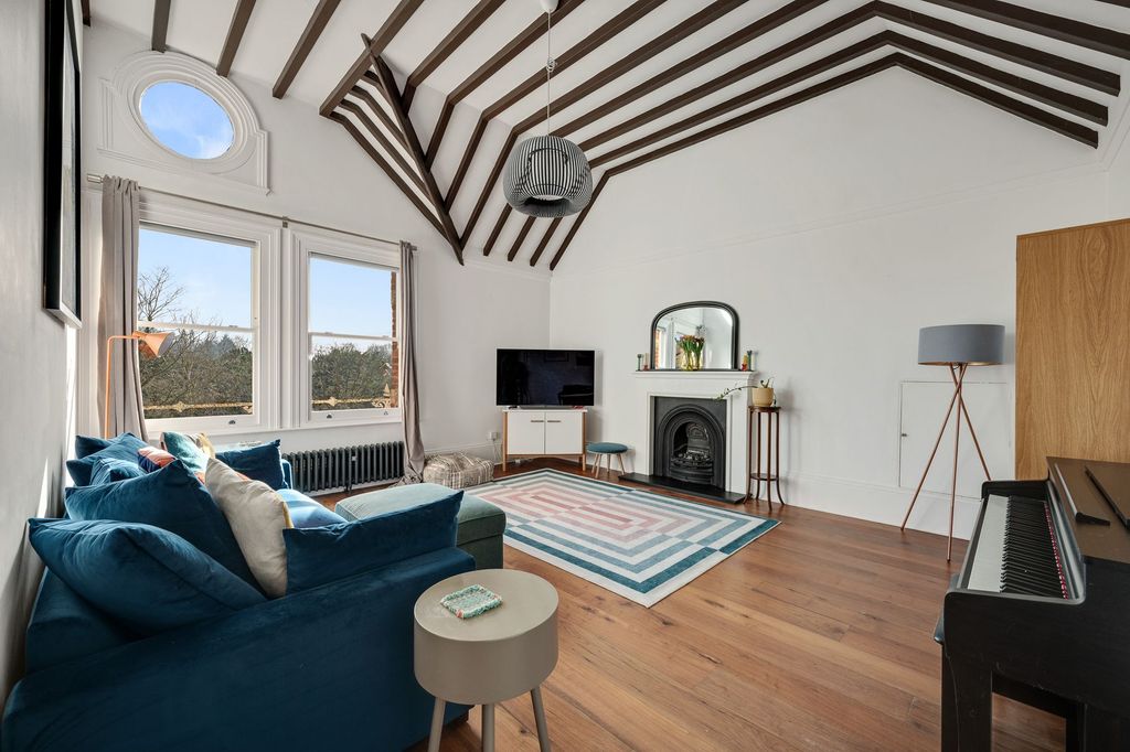 Property photo 3 of 14