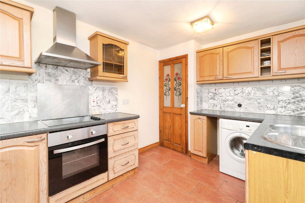 Property photo 2 of 16 Picture No. 17