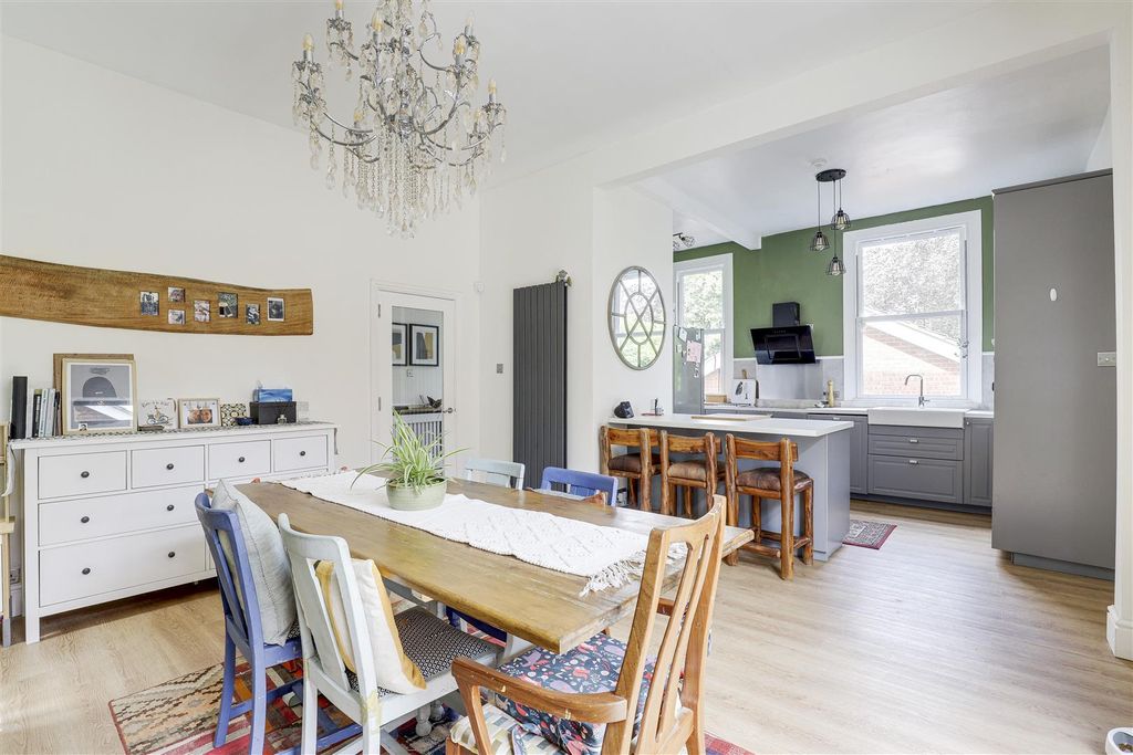 Property photo 2 of 53 8567.Jpg