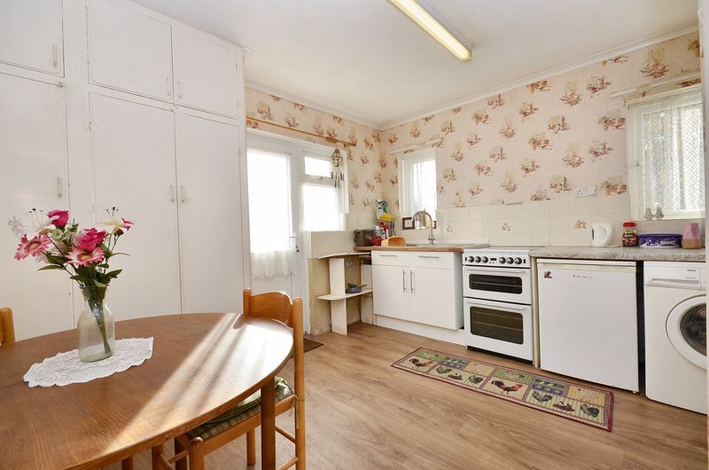 Property photo 3 of 12 Photo 6