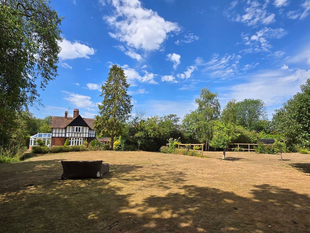 Property photo 2 of 48