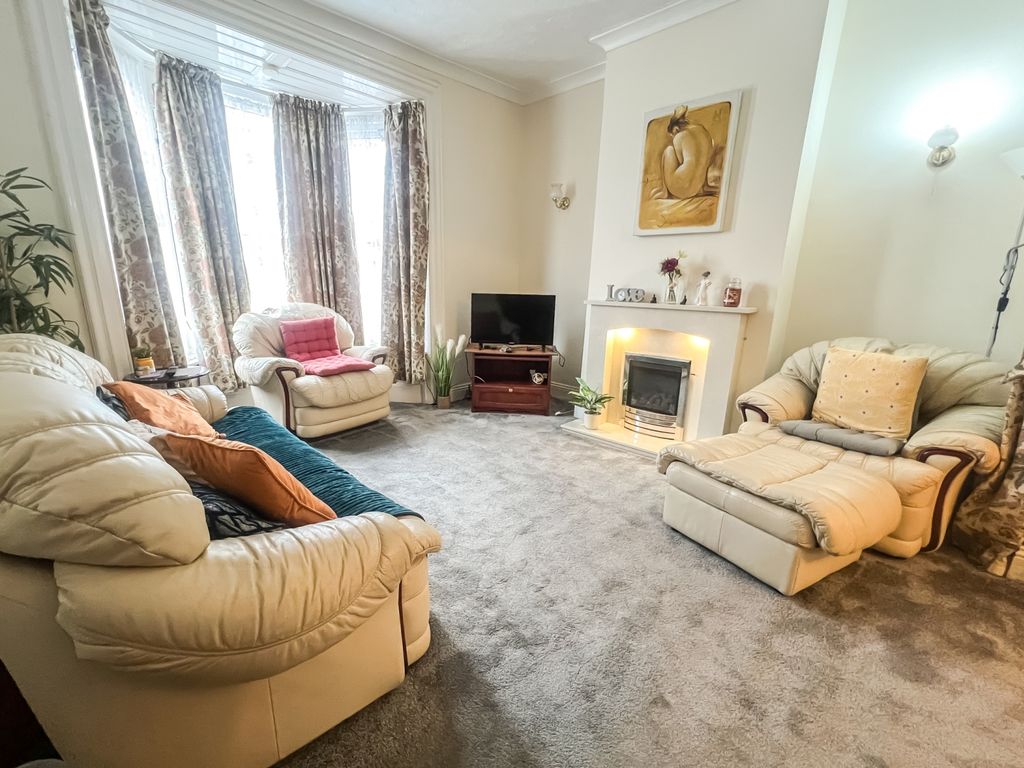 Property photo 2 of 22 West Road Loftus-4