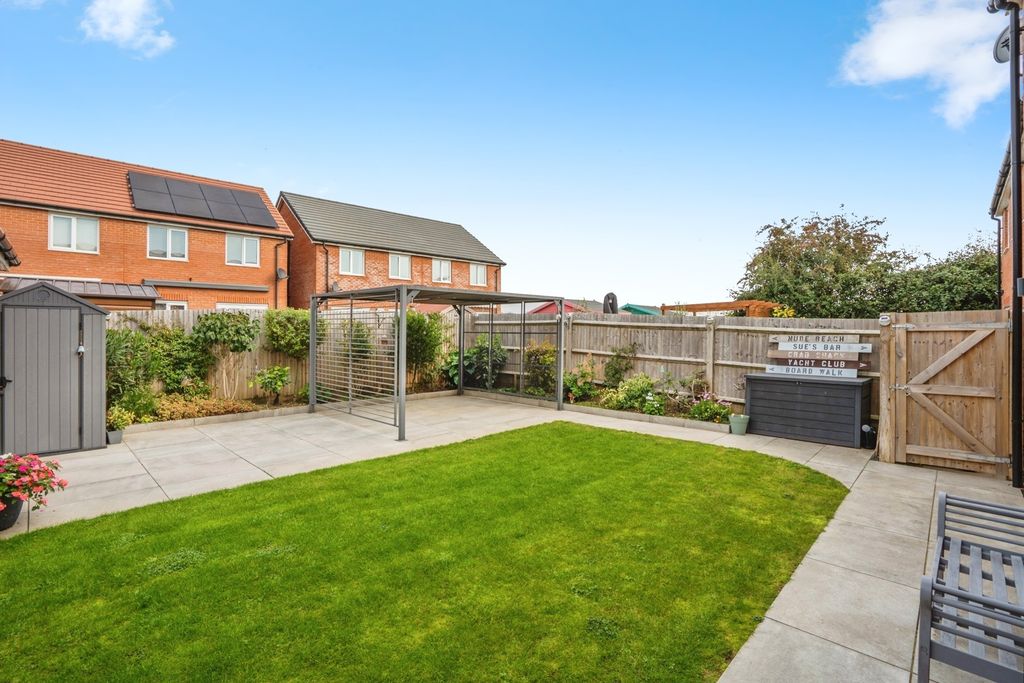 Property photo 2 of 17 Photo