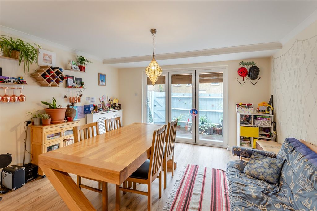 Property photo 3 of 19