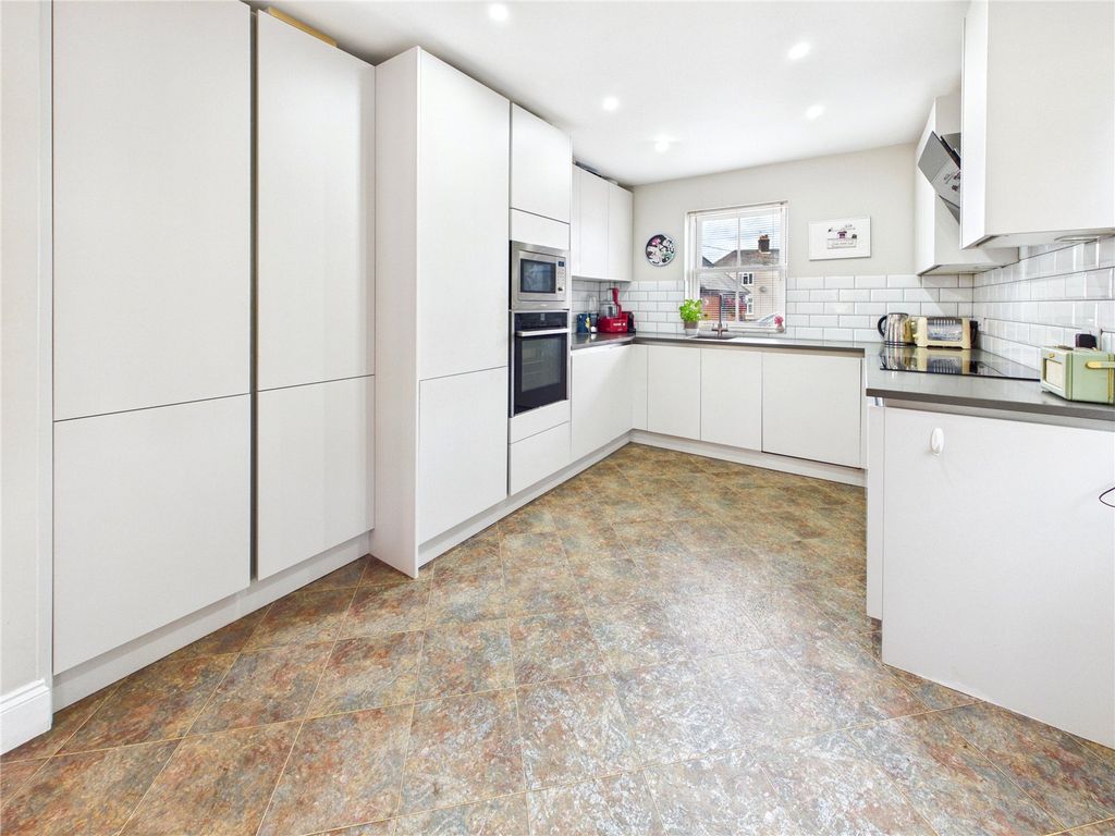 Property photo 3 of 23 Kitchen