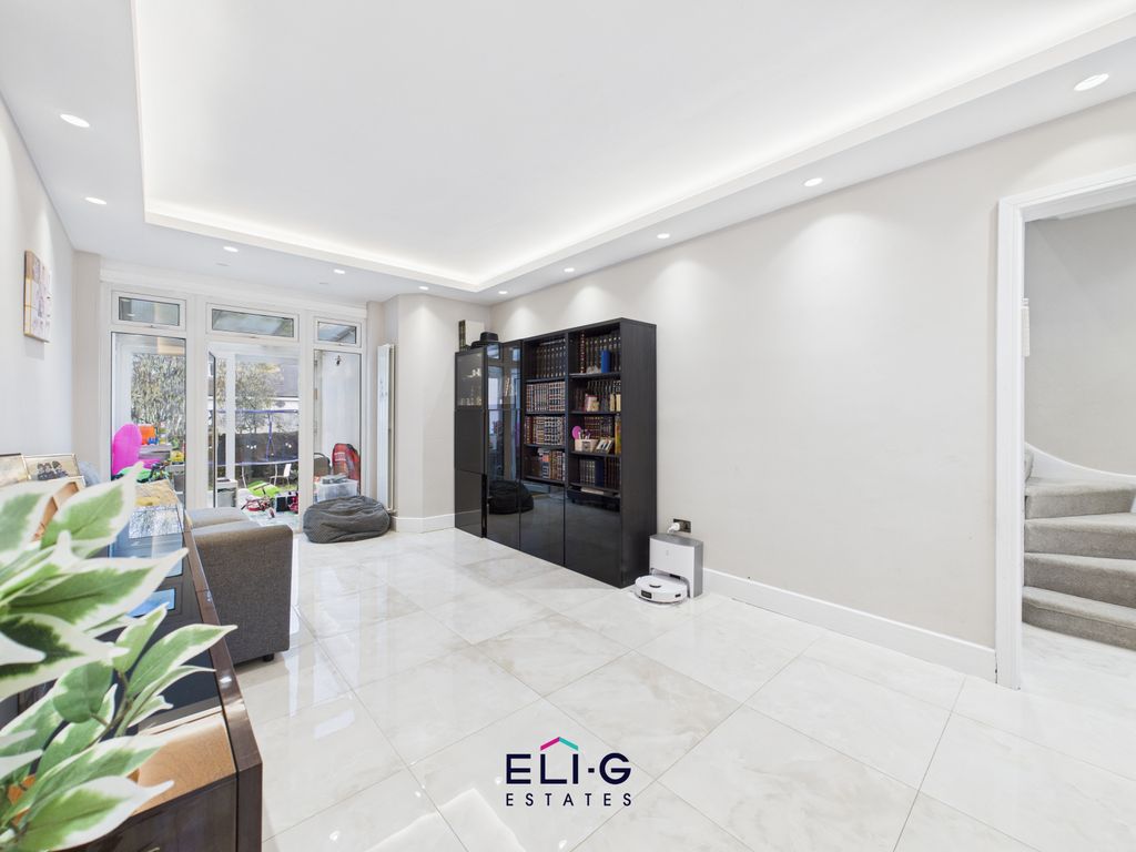 Property photo 2 of 15 Gallery