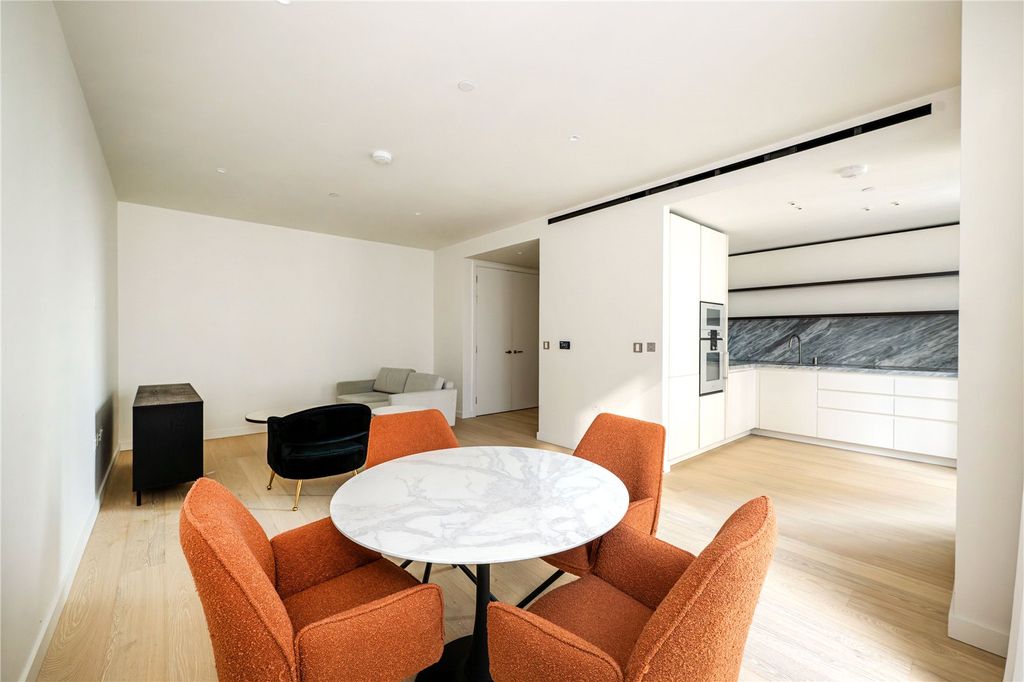 Property photo 2 of 15 Picture No. 11