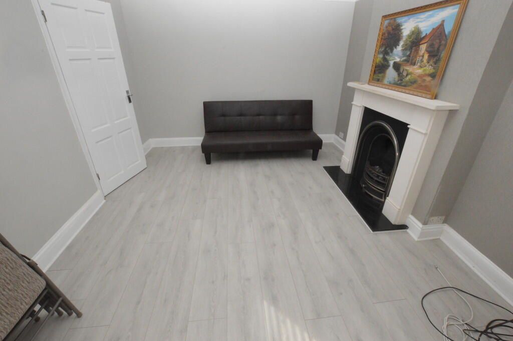 Property photo 2 of 6 Gallery