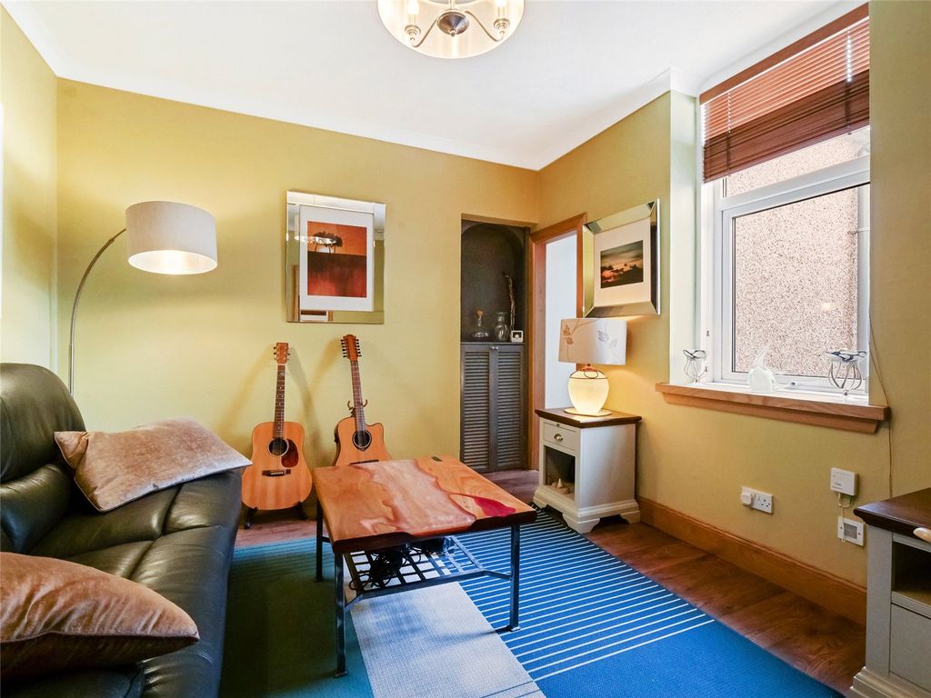 Property photo 2 of 16 Picture No. 03