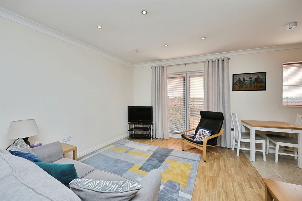 Property photo 2 of 11