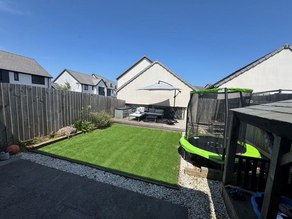 Property photo 3 of 11