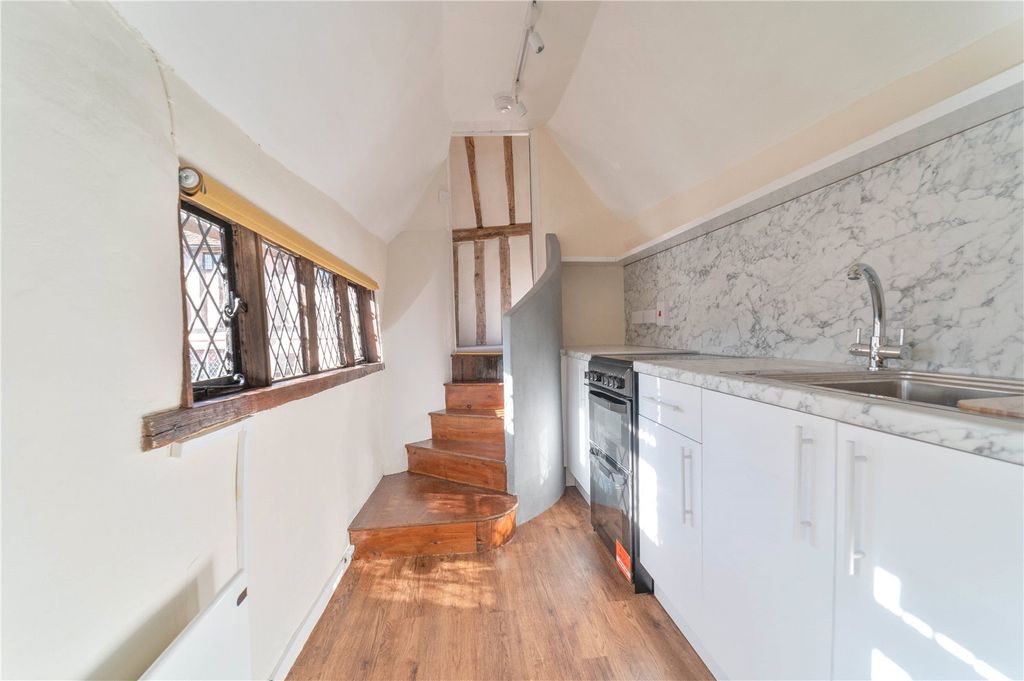 Property photo 3 of 8 Kitchen