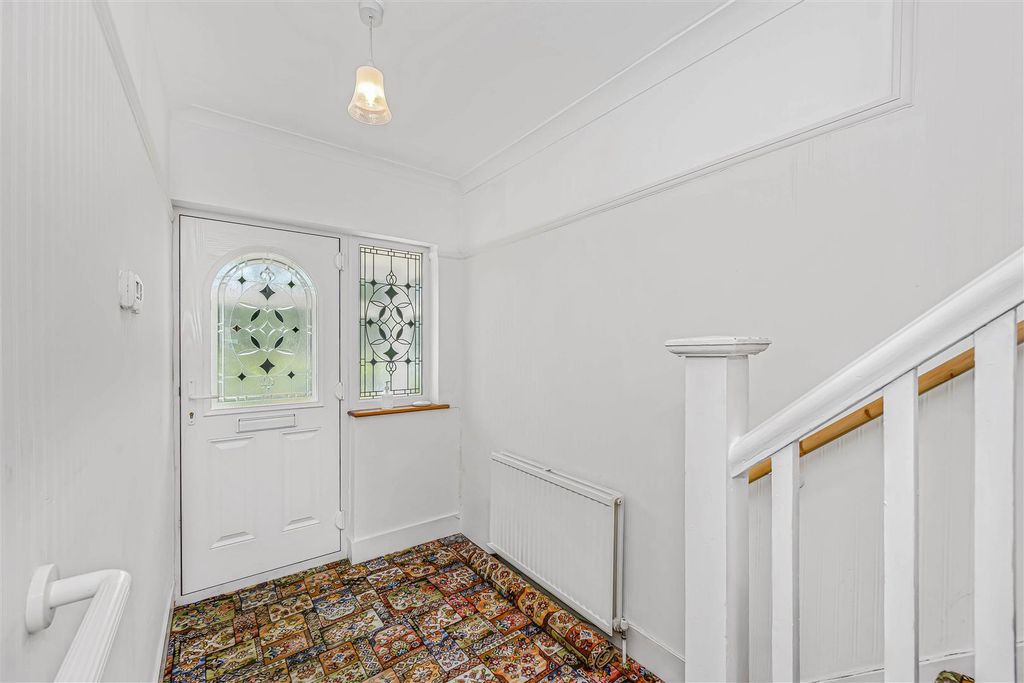 Property photo 2 of 22