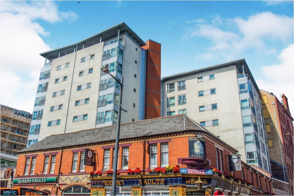 Property photo 1 of 9 Bedroom 1