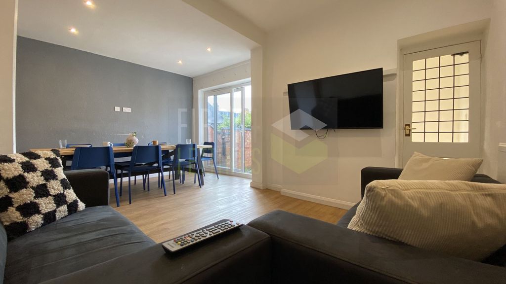 Property photo 1 of 25 Photo 40