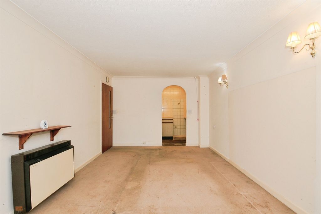 Property photo 3 of 19