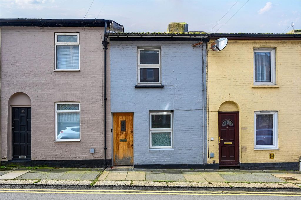 Property photo 1 of 9 Front