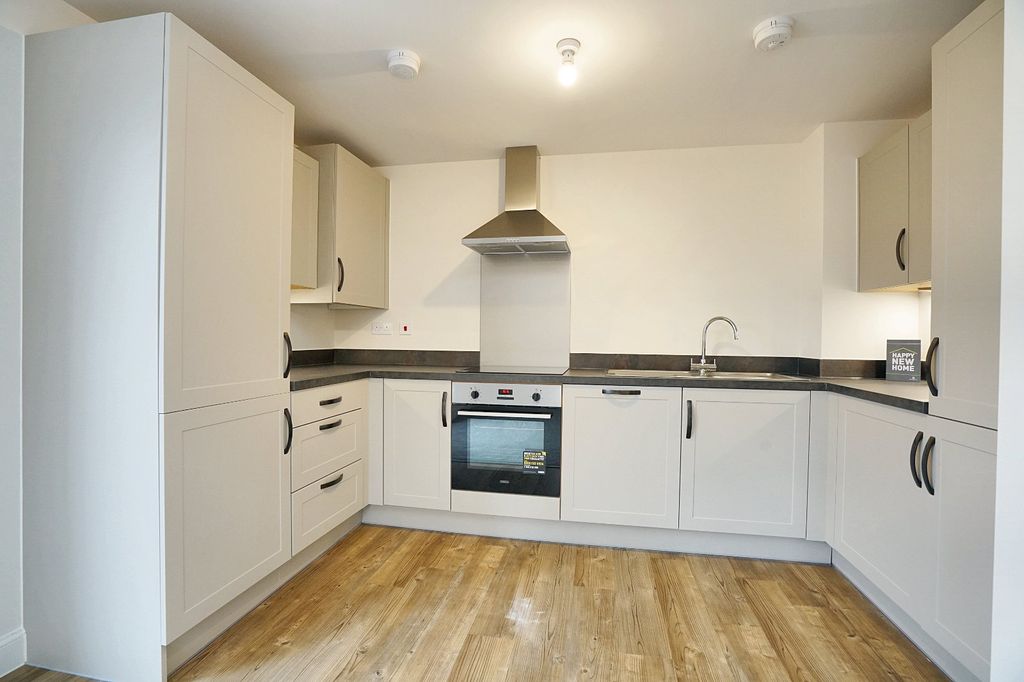 Property photo 2 of 19 Picture No. 18