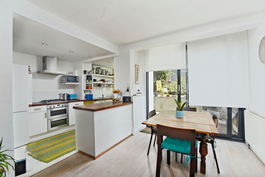 Property photo 3 of 16 Kitchen/Dining Room