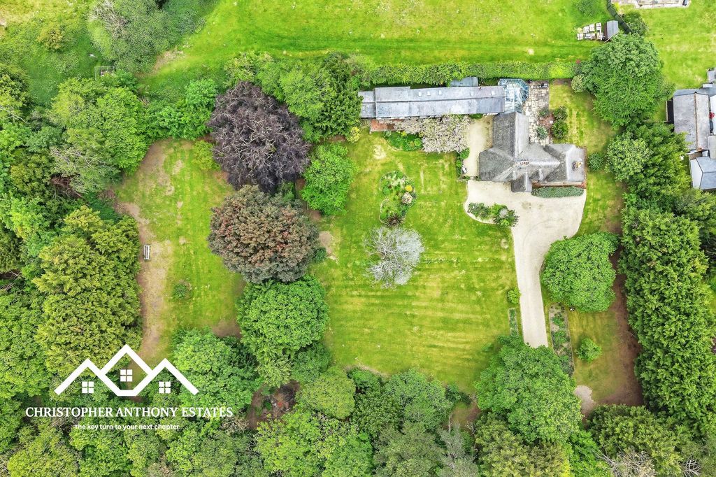 Property photo 2 of 35