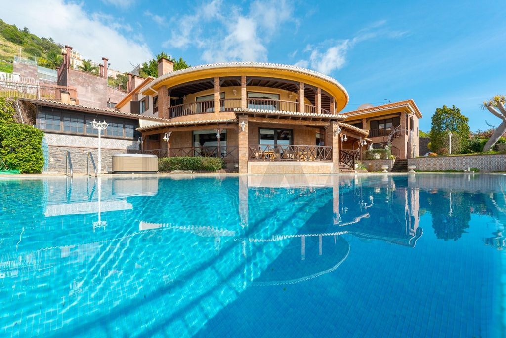 Property photo 3 of 53