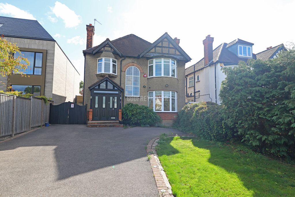 Property photo 2 of 18