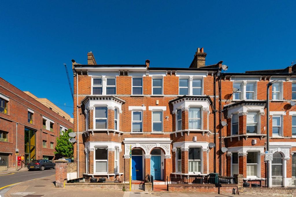 Property photo 2 of 8