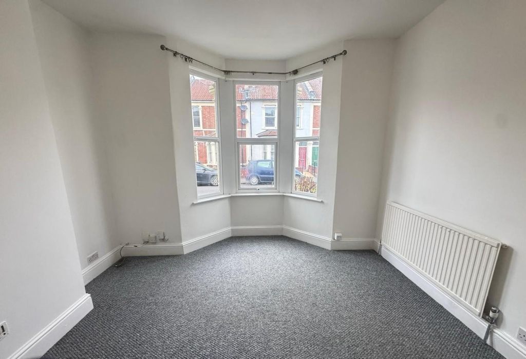 Property photo 3 of 9 Lounge.Jpeg