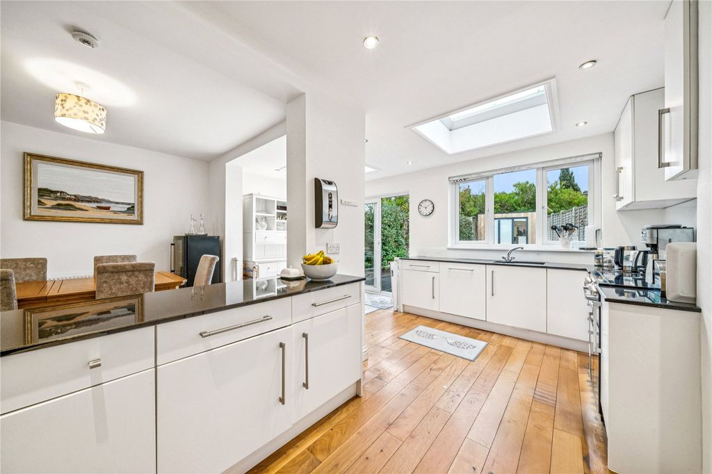 Property photo 3 of 10 Picture No. 27