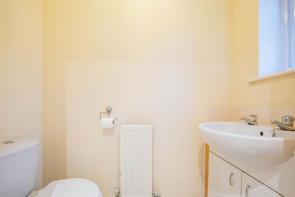 Property photo 2 of 31 WC