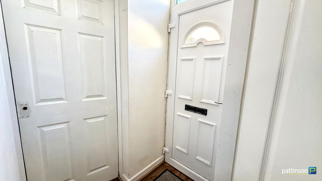 Property photo 2 of 25
