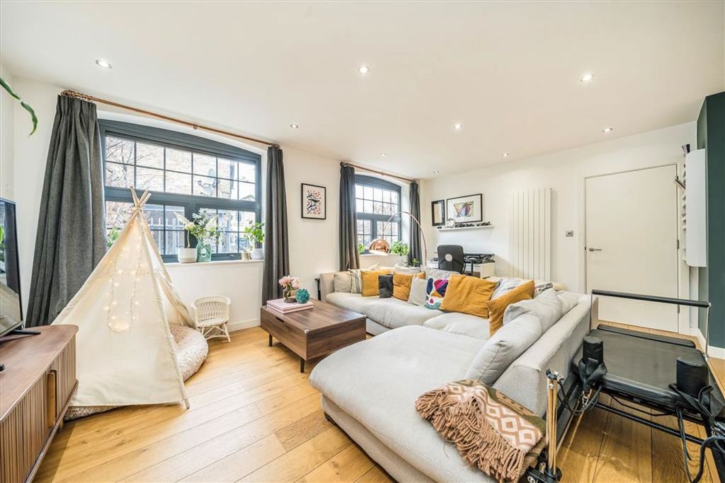 Property photo 2 of 8