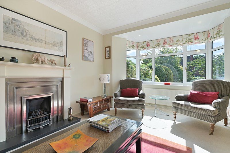 Property photo 3 of 23 Sitting Room