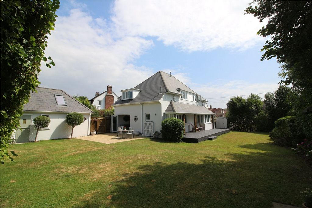 Property photo 2 of 18 Picture No. 01