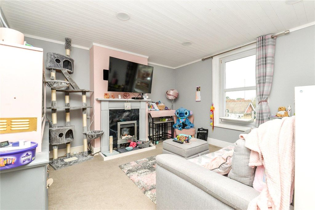 Property photo 2 of 15 Picture No. 21