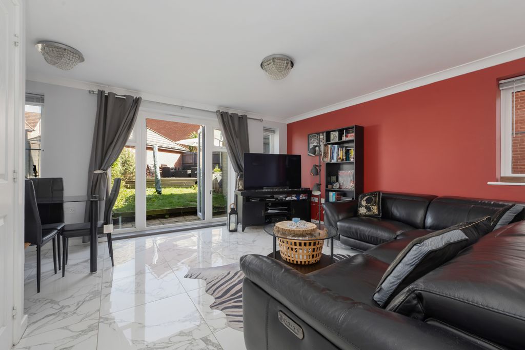 Property photo 3 of 21 Dsc_1257 Copy