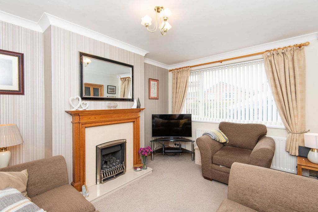 Property photo 2 of 21